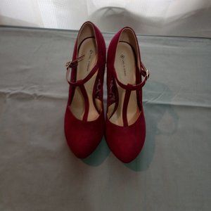 BURGUNDY VELOUR SIZE 8 HEELS